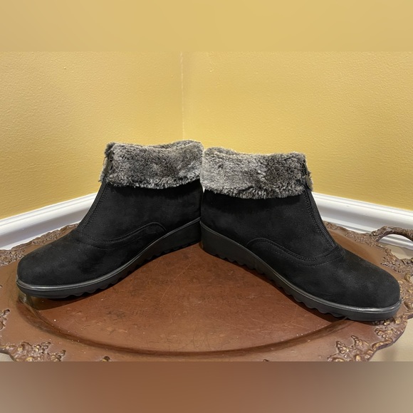 Women’s NWOT Flexus Spring Step Booties - Picture 5 of 8